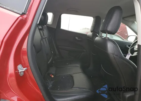 2018 Jeep Compass Latitude z USA, uszkodzony, nr VIN 3C4NJDBB3JT176585